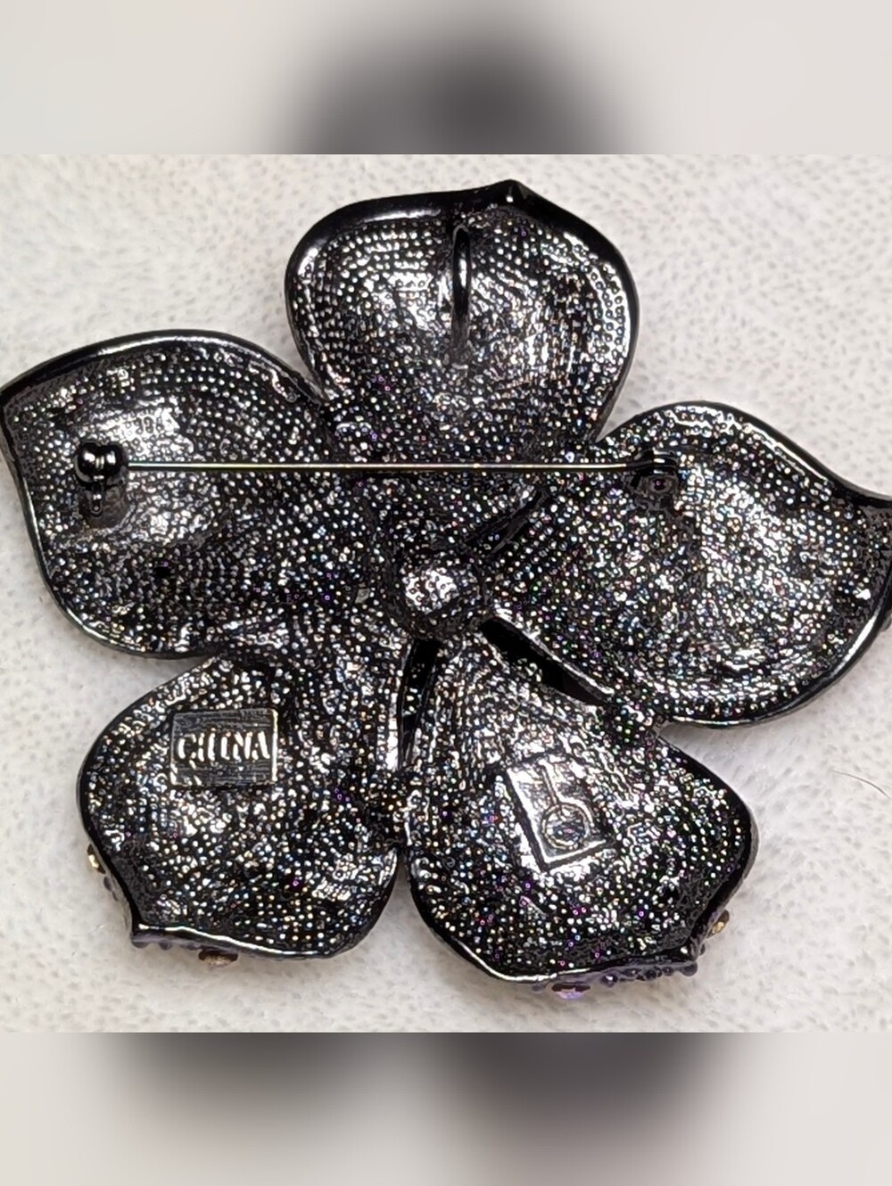 Liz Claiborne Flower Brooch/Pendant NOS VTG BLACKLIGHT UV GLOW Rhinestone Enamel - Picture 4 of 4